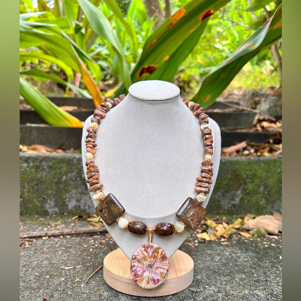 Beautiful, handcrafted, high quality, semiprecious stones necklace